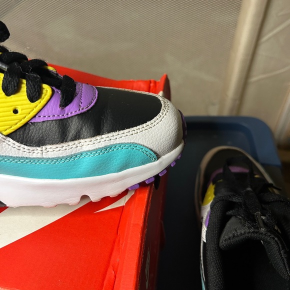 Nike Air Max 90 size 5.5Y Women’s - Picture 8 of 16
